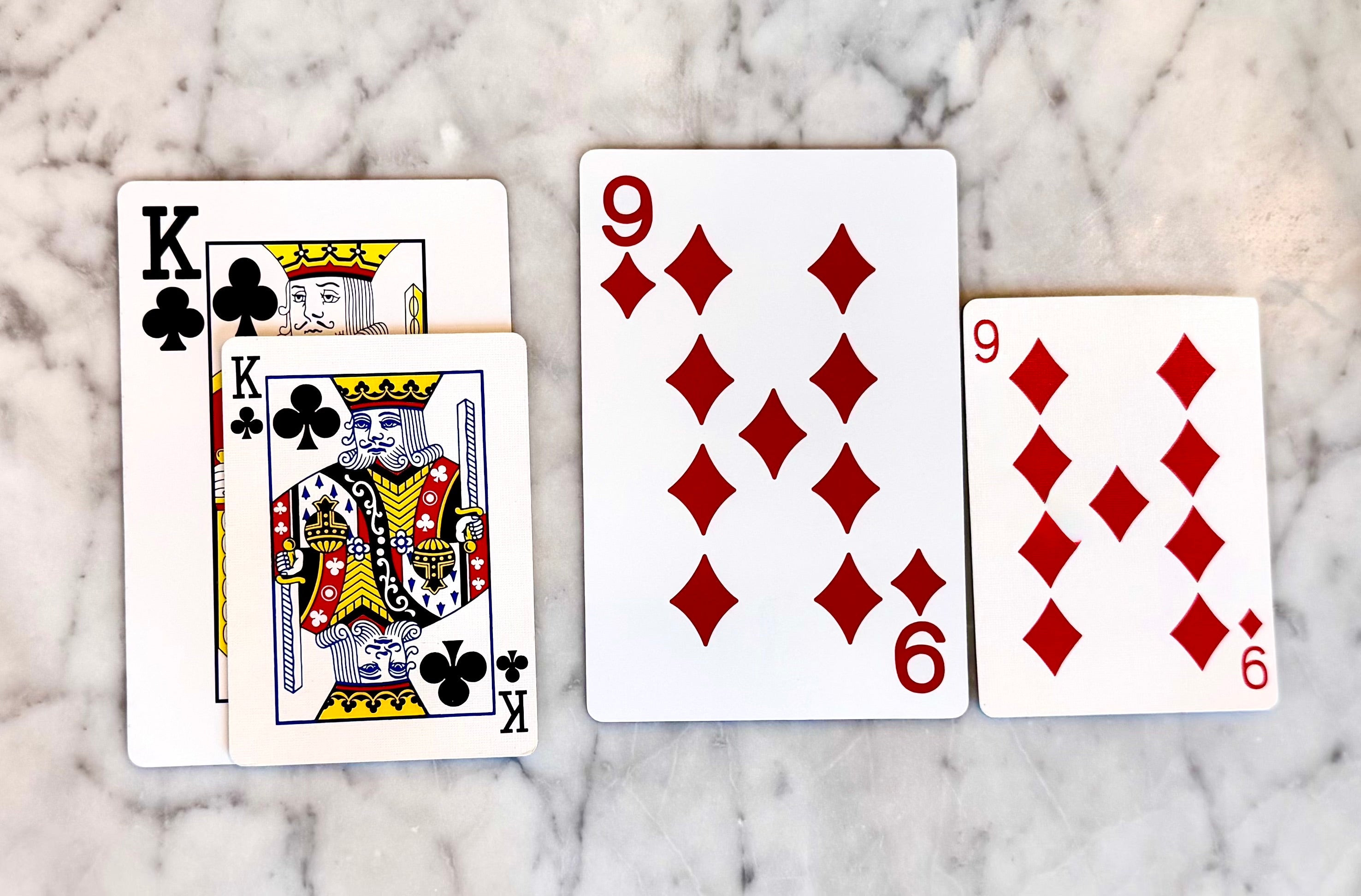 Robin Red 100% Plastic Jumbo Playing Cards